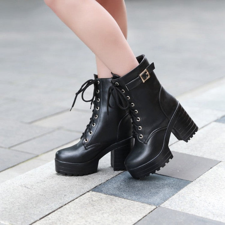 Lena - Robuste Schnürstiefel mit Schnalle und Profilsohle