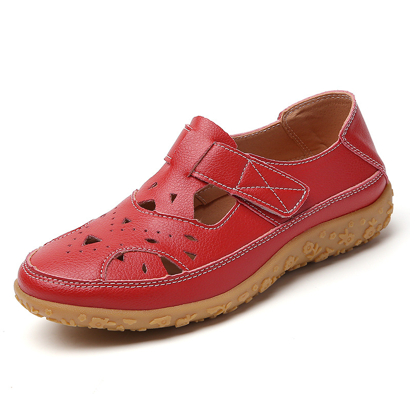 Bequeme Sommerschuhe mit Klettverschluss und Lochmuster