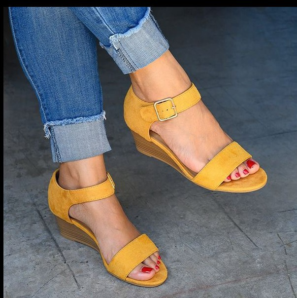 Plus Wedge Sandalen