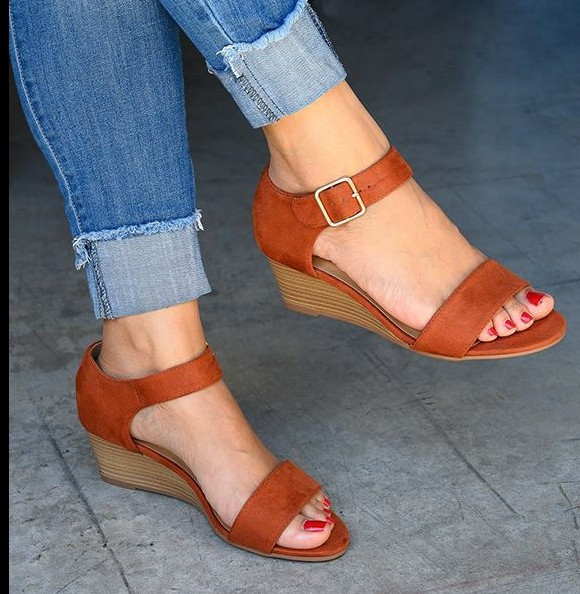 Plus Wedge Sandalen