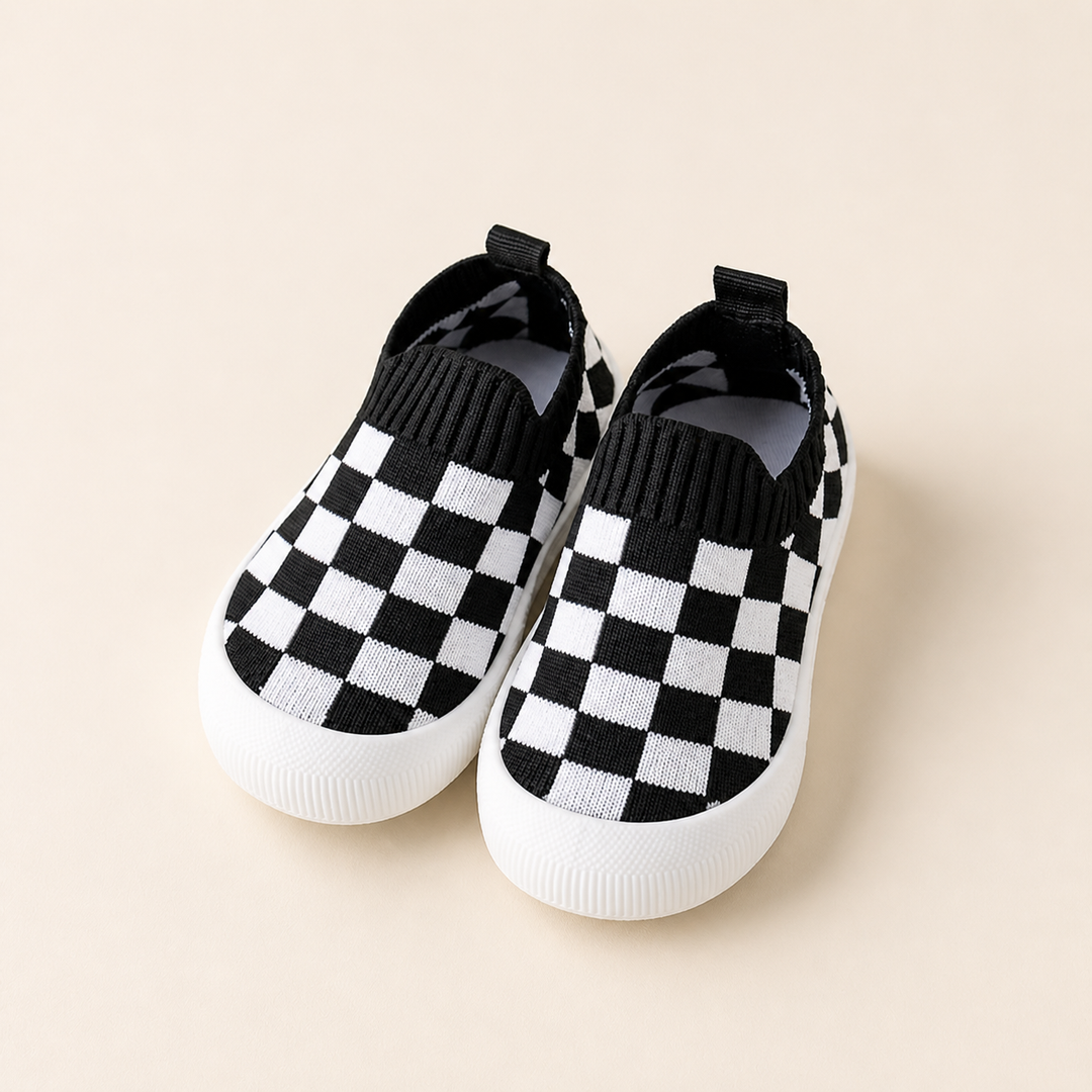 Leichte karierte Lauflernschuhe für Babys mit weichen rutschfesten Sohlen